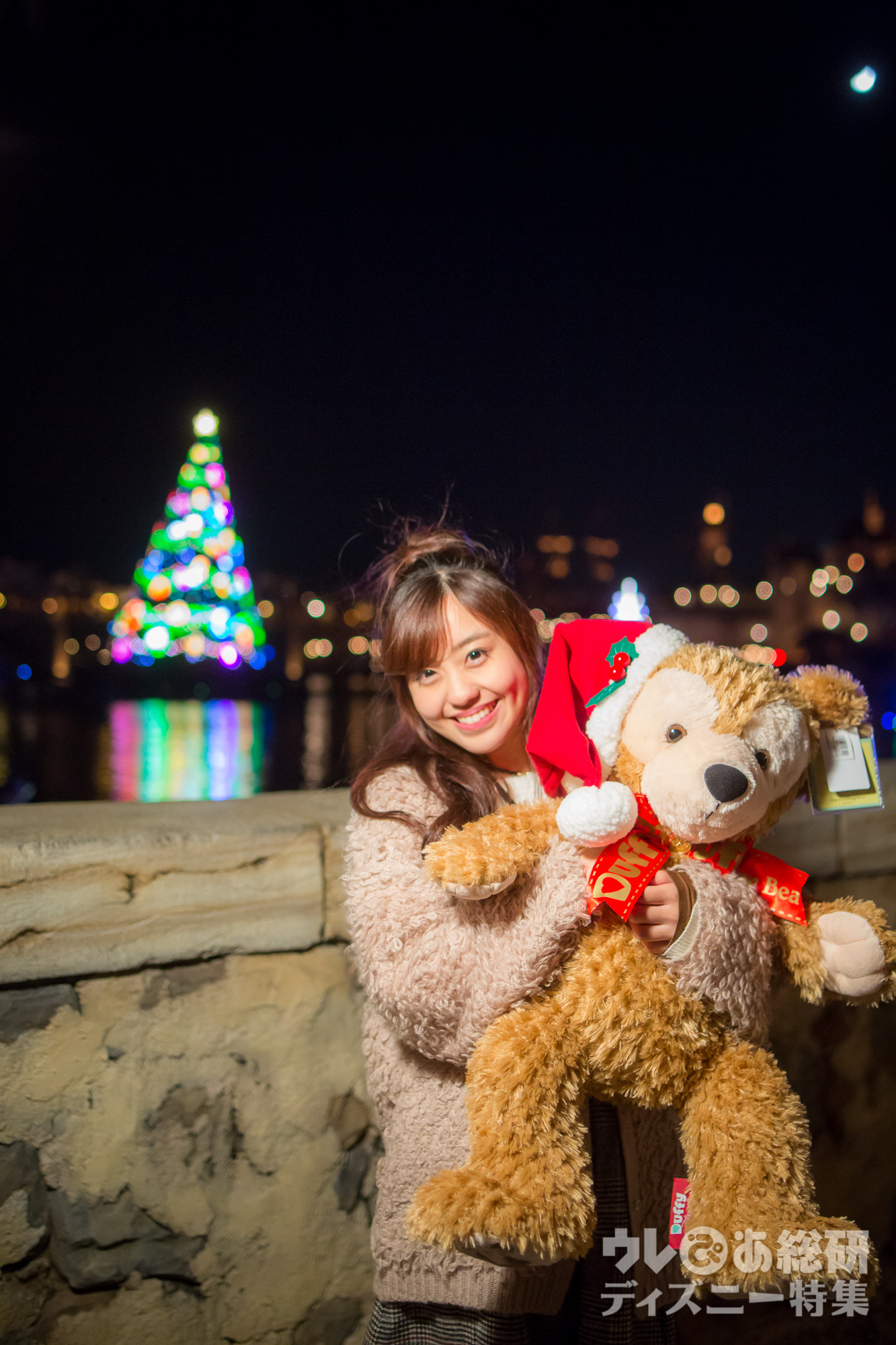 ダッフィーがサンタさんに♪ クリスマスグッズ（2016）を販売中のTDS