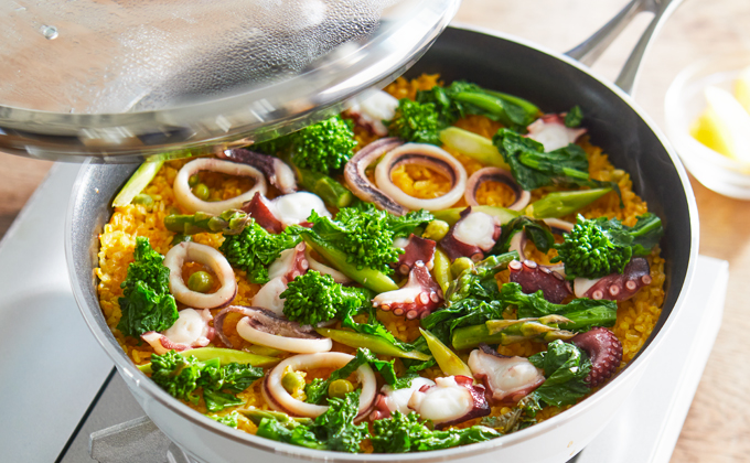 フライパン（オールパン）で作る「春野菜のパエリア」レシピ｜アサヒ