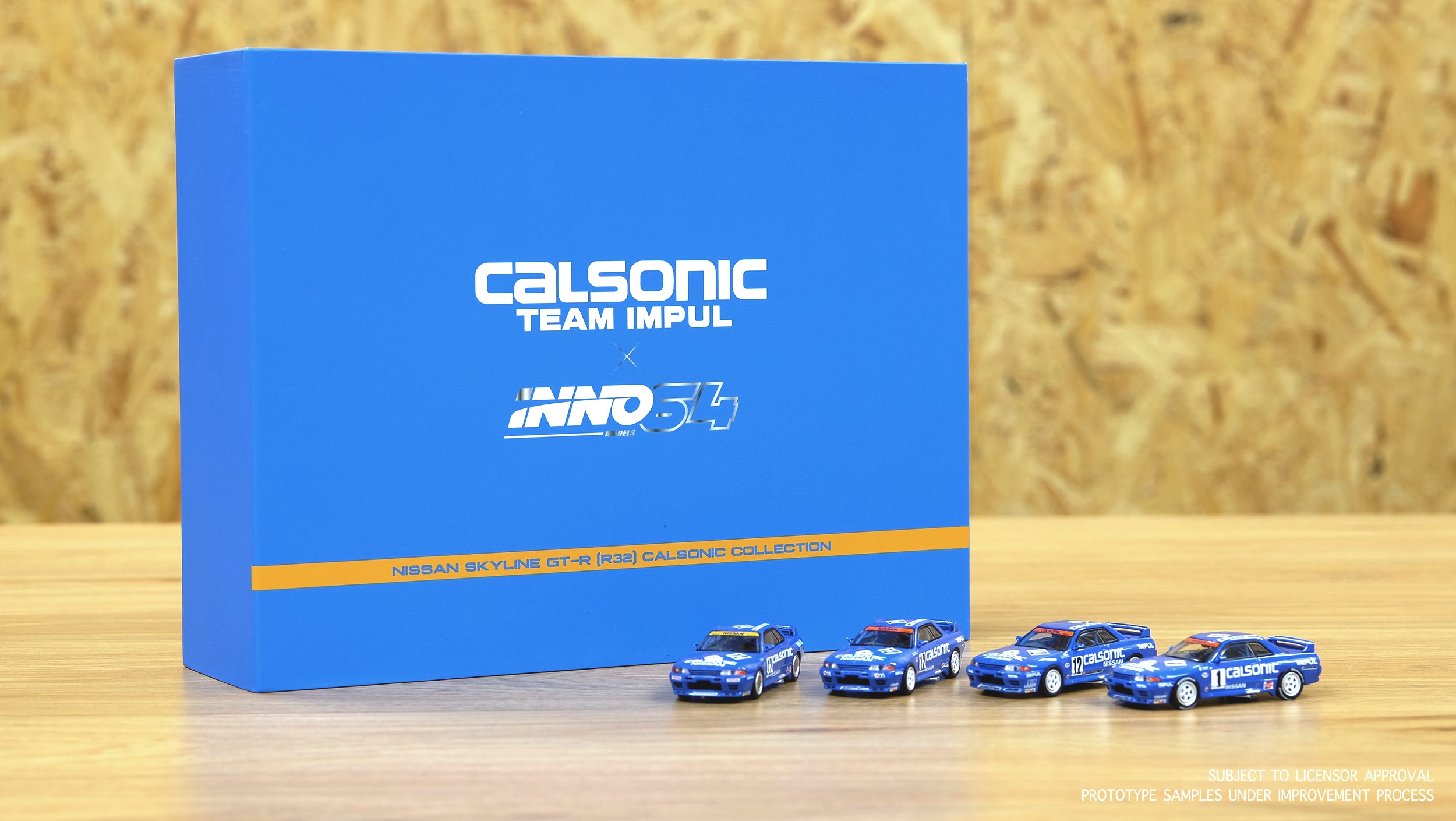 INNO Models 1:64 Nissan Skyline GT-R R32 Calsonic Box Set (1990