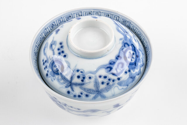 古伊万里 染付 線描き唐草文 蓋茶碗 江戸後期 | iichi 日々の暮らしを