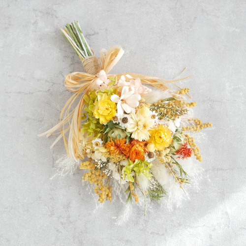 ミモザイエロー&オレンジのドライフラワースワッグ 壁掛け 花束 ブーケ
