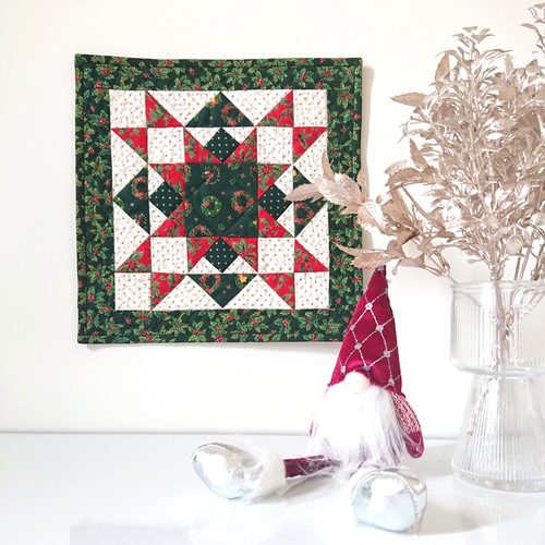 クリスマスキルトのミニタペストリー(クリスマススター) タペストリー