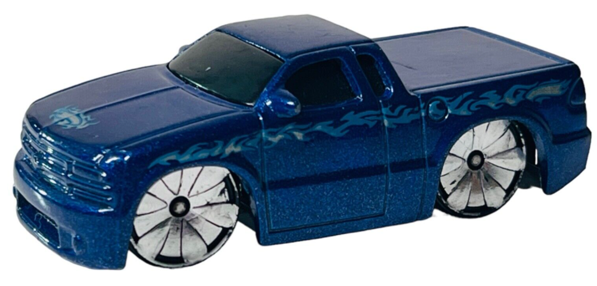 Mattel Chevy Truck S-10 - Scale: 1/64 - Blue w/Sea Blue Accents
