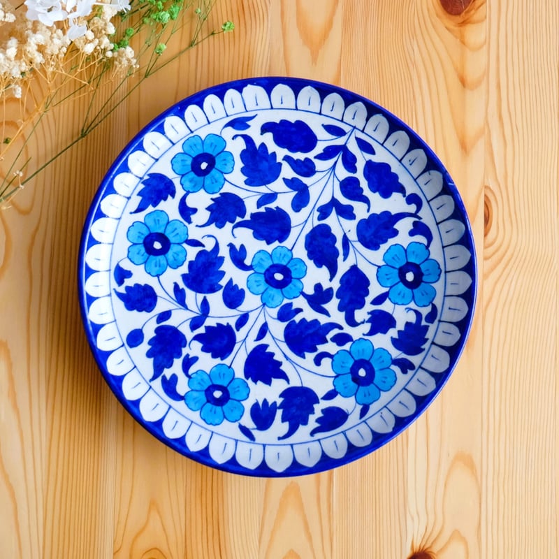 陶器飾り皿 インド ブルーポタリー 大サイズ 白地に水色の花 | インド