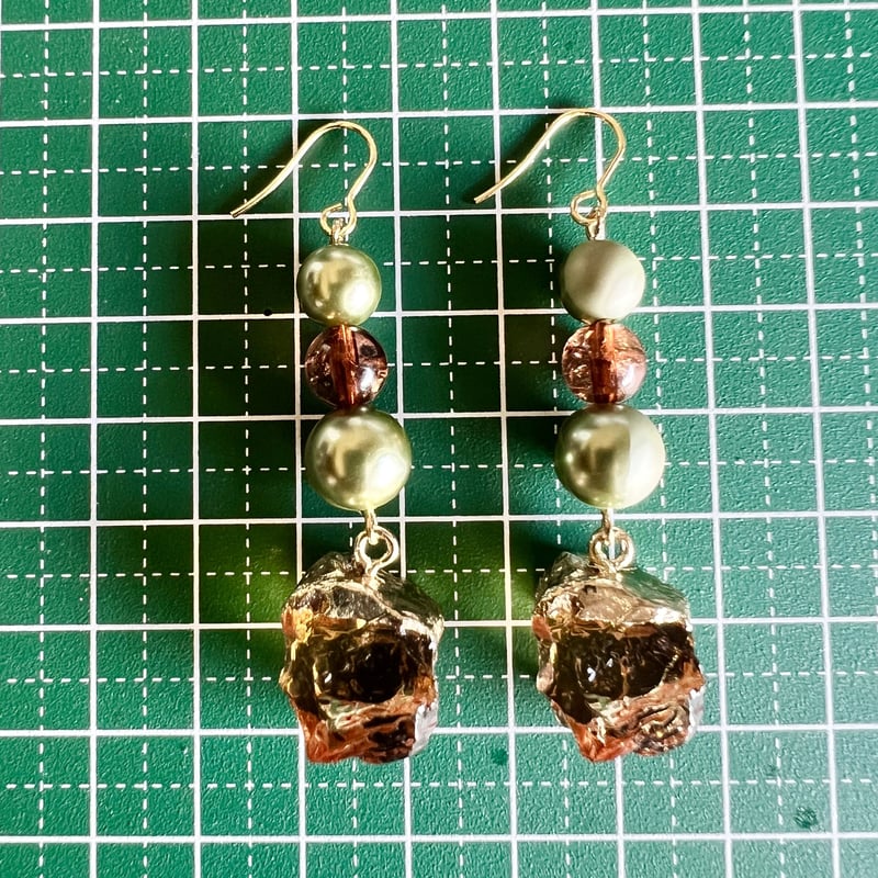 ハーフパールのべっ甲ピアス・イヤリング | peth handmade accessory s