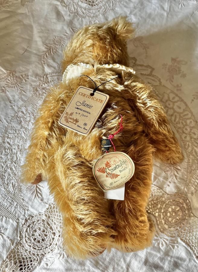 Robin Riveさんのテディベア - アンティークとテディベアの店 Parade