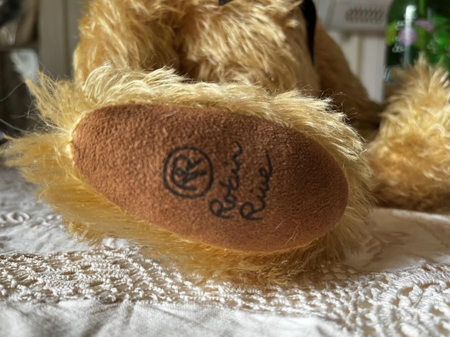 Robin Riveさんのテディベア - アンティークとテディベアの店 Parade