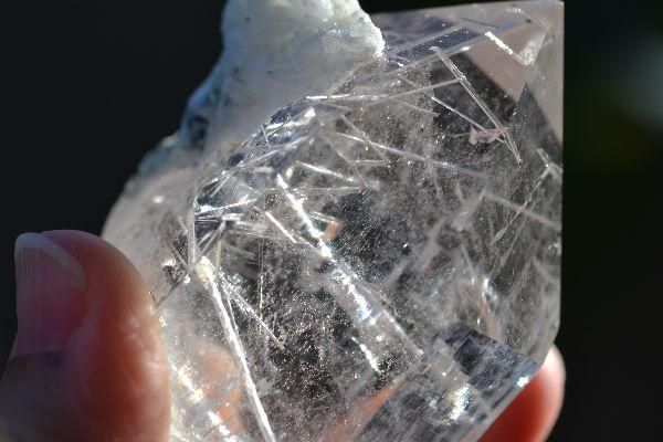 チューブインクルージョンクォーツ - True Colors トゥルーカラーズ