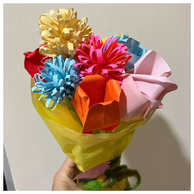 手作りプレゼント】一生枯れない！折り紙花束 | LEE