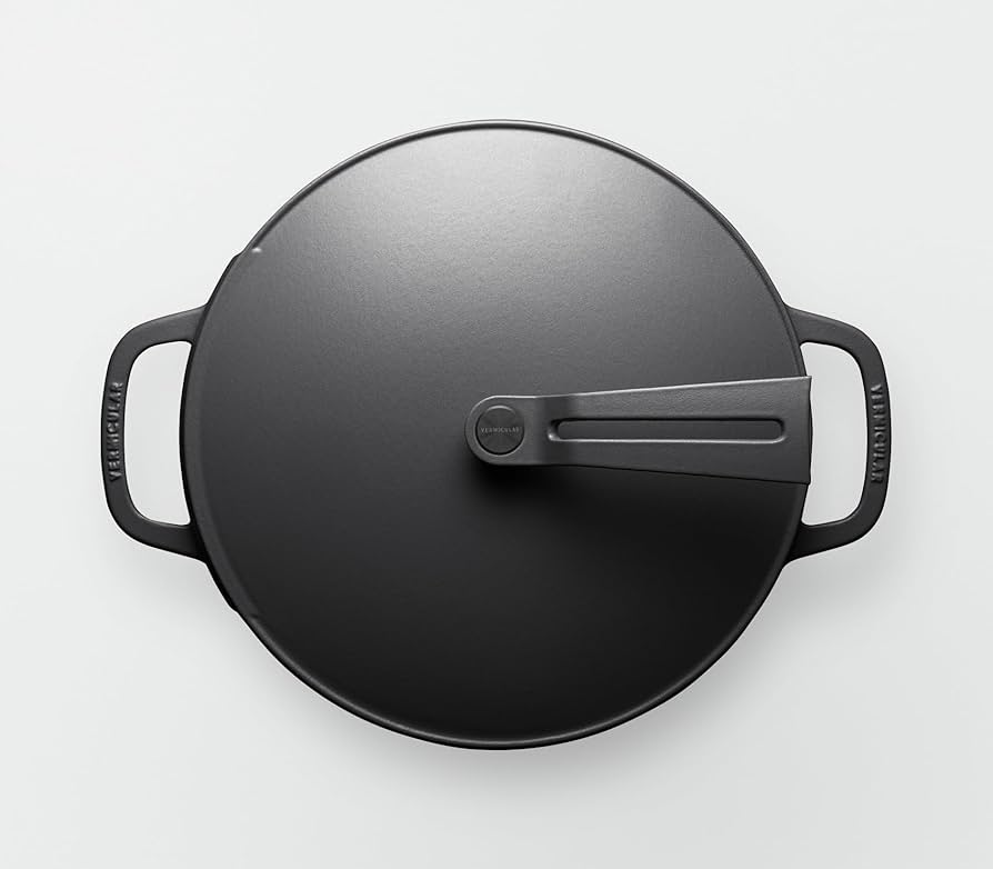 Amazon.co.jp: バーミキュラ 鋳物ホーロー鍋 26cm ［浅型］ マット