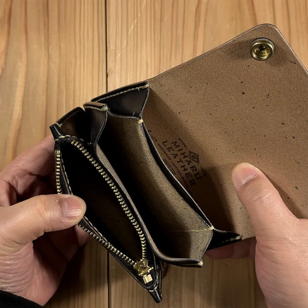 昭南多脂ベンズ使用のトラッカーウォレット販売開始｜最高級レザーの