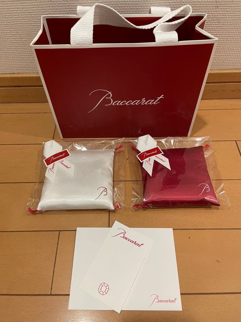 最新版　Baccarat バカラ　座布団　赤色　白色　まねき猫用　ダルマ用 楽天市場】バカラ Baccarat 純正品 招き猫用 置物用 座布団 1個 レッド