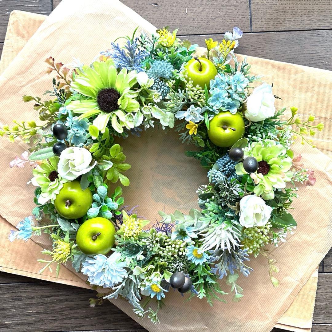 ボタニカルグリーンリース✴︎ナチュラルリース✴︎玄関リース✴︎造花