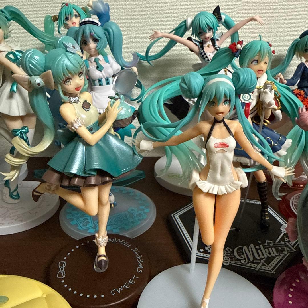 初音ミク フィギュア 15体まとめ売り - メルカリ
