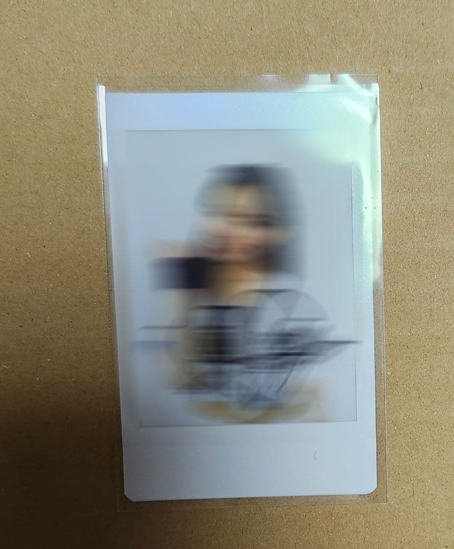 NiziU マコ 直筆サイン チェキ - メルカリ