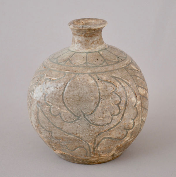 朝鮮美術 | 李朝粉青沙器線刻牡丹文小扁壺 | Gallery陽々youyou | 山梨県